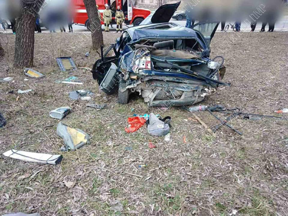 Accident grav la Râbnița. O mașină a căzut de pe pod. Șoferul, internat la terapie intensivă.