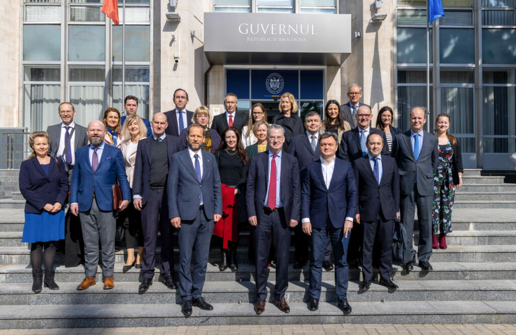 Prim-ministrul Dorin Recean a avut o întrevedere cu ambasadorii UE pentru Parteneriatul Estic.