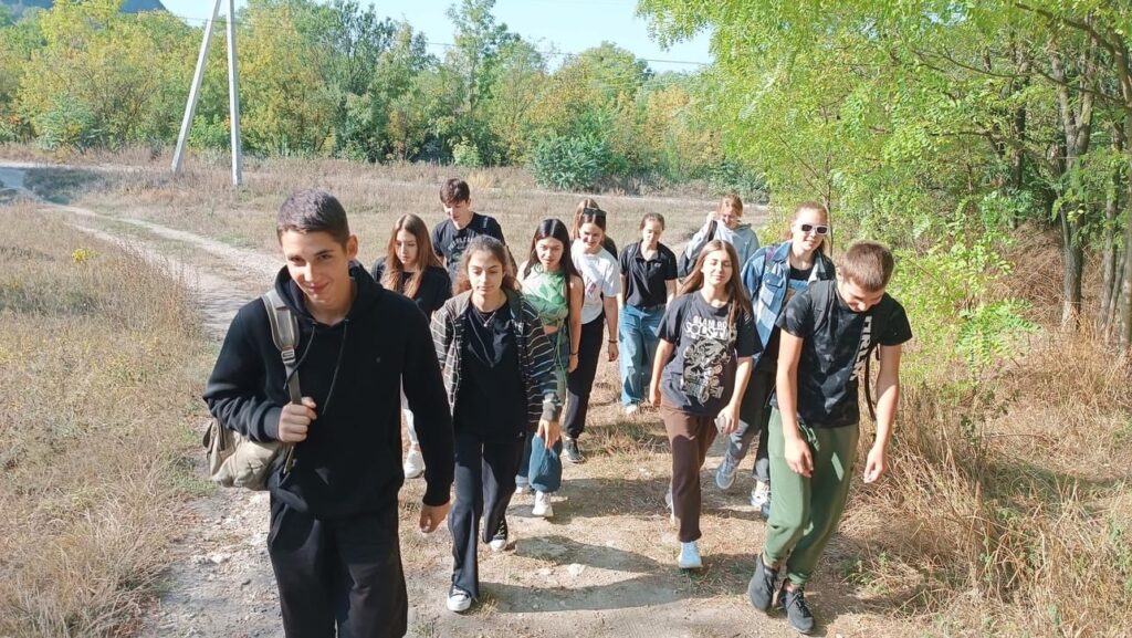 Elevi, amatori de turism de la Liceul “Evrika” din Râbnița vizitează destinații de pe ambele maluri ale Nistrulu.