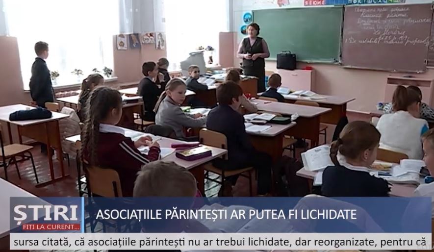 Asociațiile de părinți ar putea fi lichidate, iar doritorii ar putea dona școlilor, 2 la sută din impozitul anual.