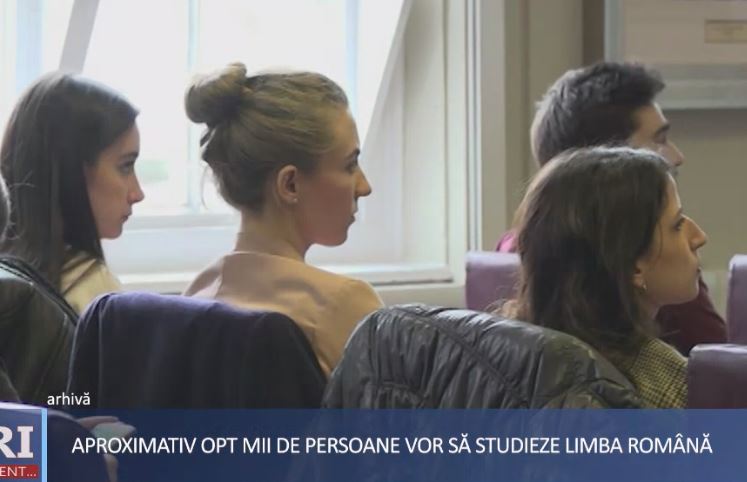Opt mii de persoane vor să studieze limba română.