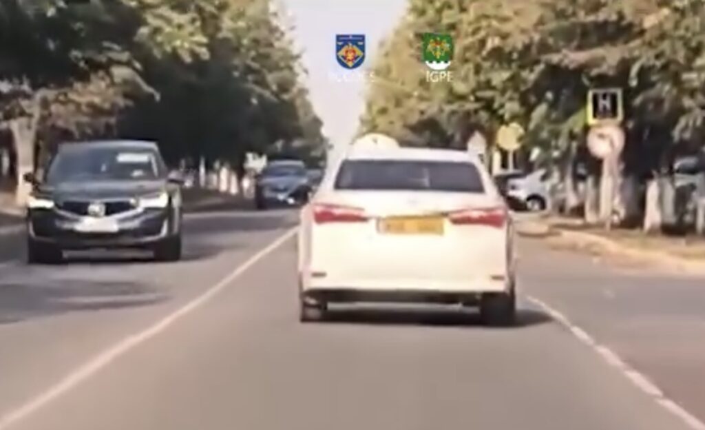 Taximetriști din Rezina și Râbnița, reținuți pentru transportarea ilegală a bărbaților din Ucraina în Moldova, sosiți ilegal contra $2.000/persoană. Video: