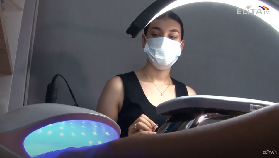 (video) De la temeri și îndoieli, la contribuabil cu acte în regulă: Povestea Ludmilei care a lansat o afacere cu frumusețe pentru clienți de pe ambele maluri de Nistru, la Rezina.