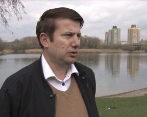 Andrei Bordian, localnic, ales local din orașul Rezina. 