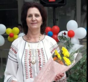 în imagine: Eugenia Halus, directoarea LT ”Evrika” timp de 35 de ani